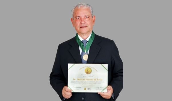 Dr. Marcos Ávila